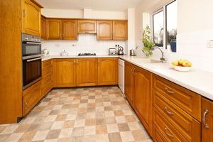 kitchen- click for photo gallery